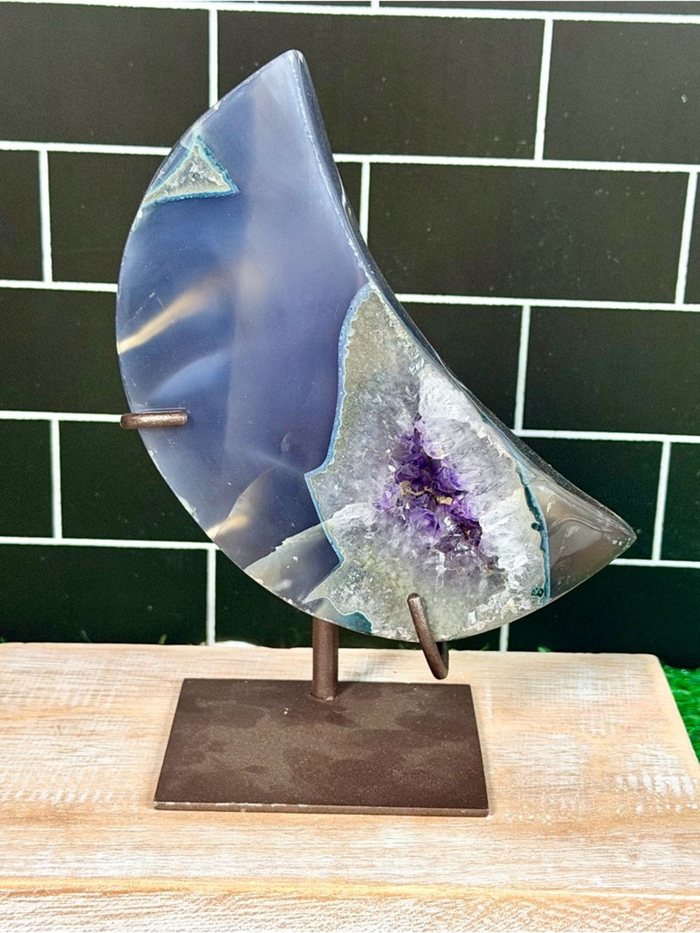 XL Agate Amethyst Moon on Stand